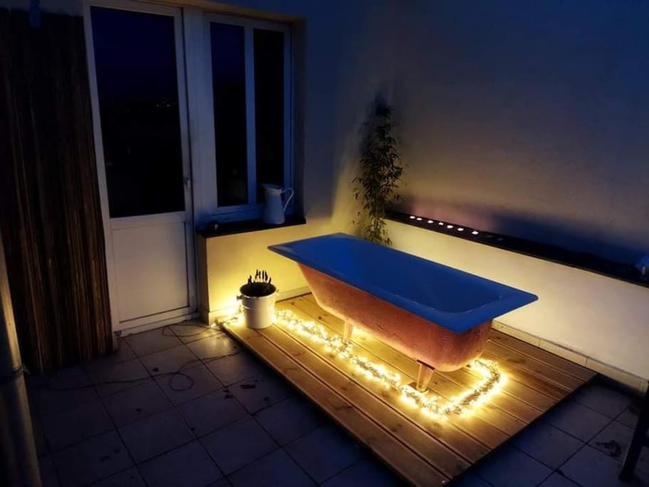 With Large Terrace Daire